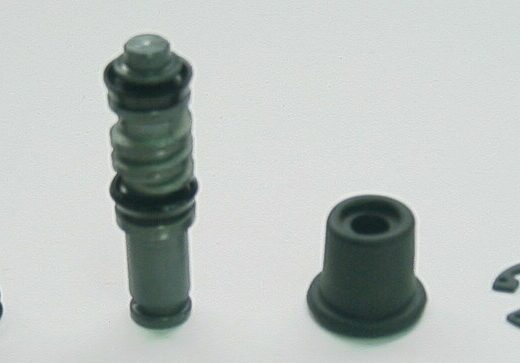 Kit TOURMAX reparación bomba de freno - GPZ500 '87-93 ER-5 '97-05 MSB-402