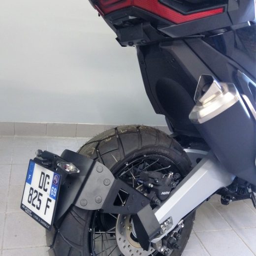 Portamatrículas a la rueda Honda X-ADV negro