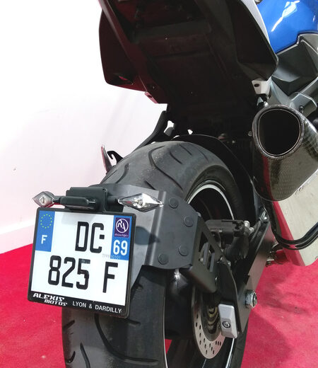 Portamatrículas a la rueda Suzuki GSR750 negro