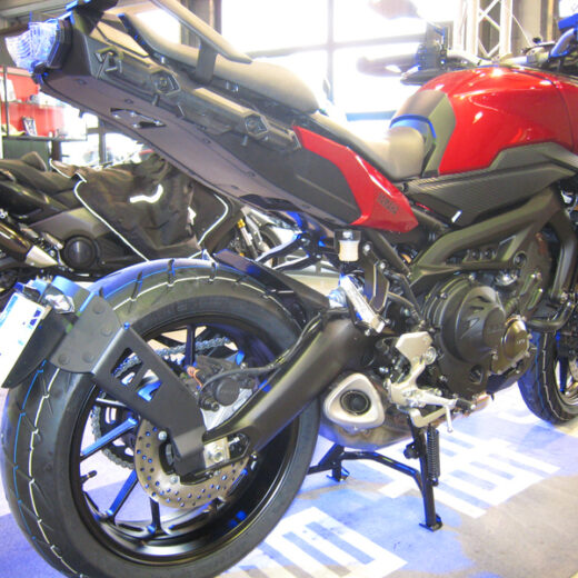 Portamatrículas a la rueda Yamaha MT-09 negro