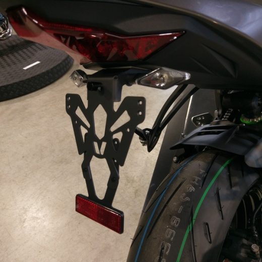 Portamatrículas Kawasaki ZX-6R negro V PARTS